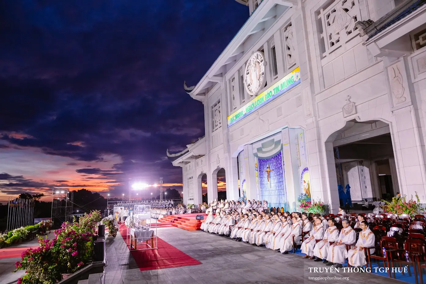 Đại hội La Vang 32: Thánh lễ kính Đức Mẹ Phù Hộ Các Giáo Hữu
